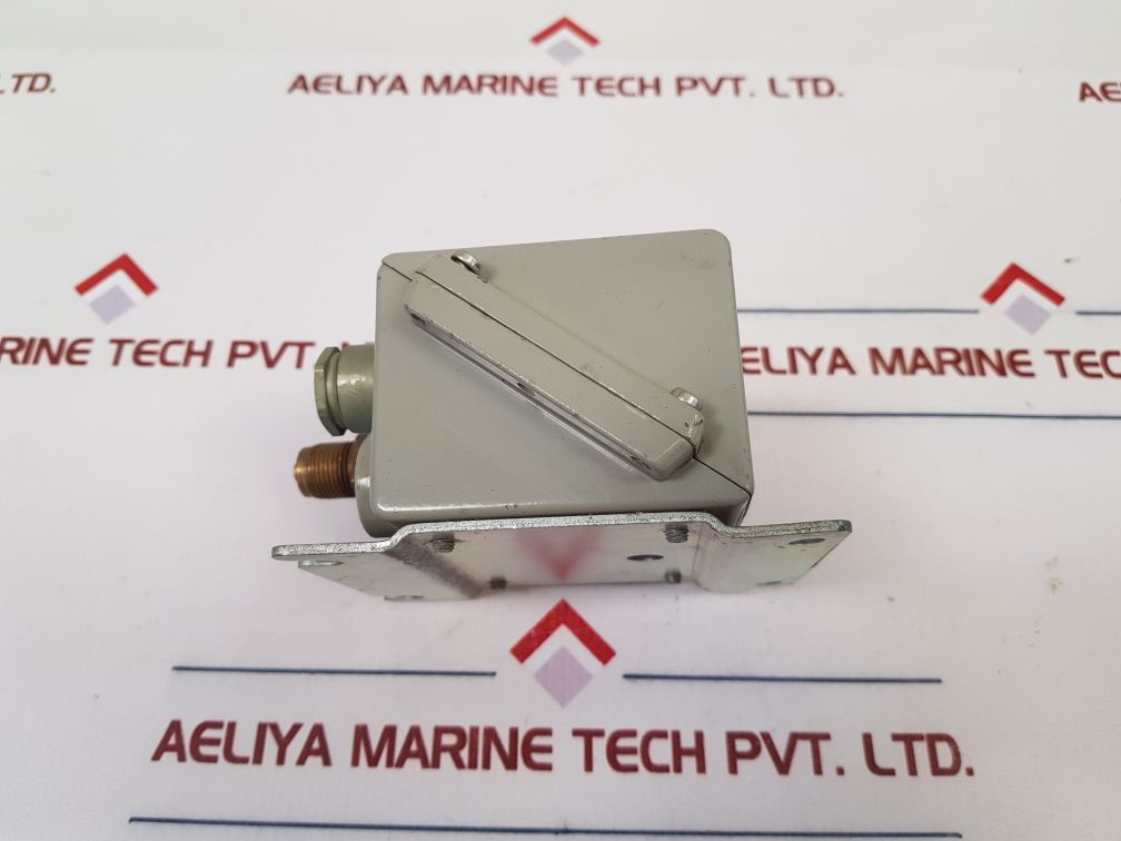 Danfoss KPS 35 Pressure Switch 060-3100, 480vac 6a