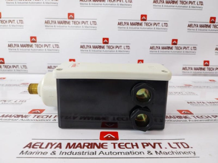 Danfoss Rt-112 Pressure Control Switch 0.1-1.1 Bar, G3/8A, H-2104, 1-2 Psi, 7-16 Kpa