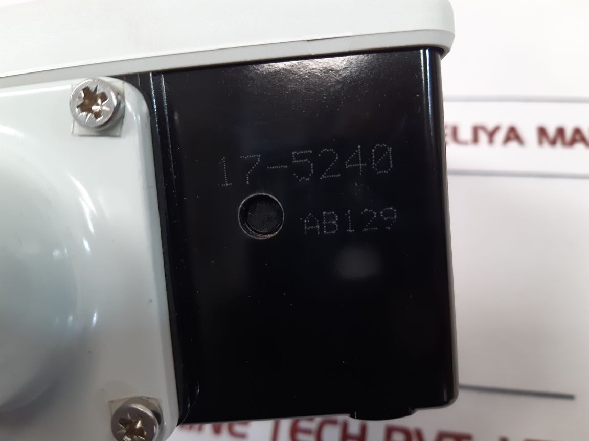 Danfoss Rt200 Pressure Switch 017-524066 - Aeliya Marine Tech