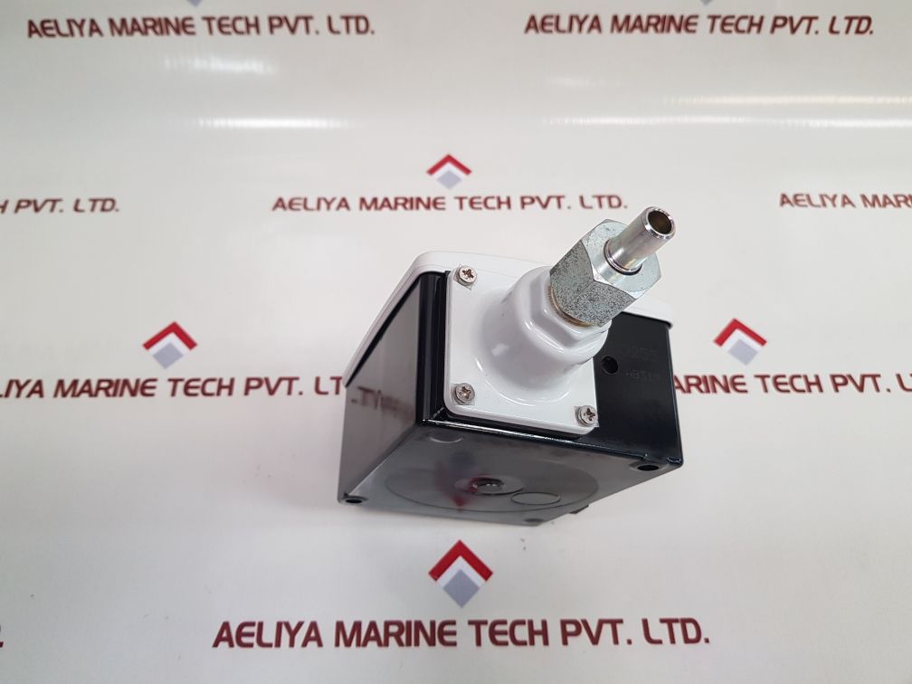 Danfoss Rt5 Pressure Switch 017-525566 400V 10A 60-240Psig 400-1700 Kpa