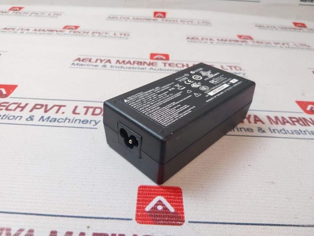 Delta Electronics S30122-h7726-x Ac/dc Adapter Tadp-19ab D