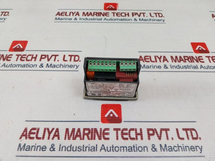 Dixell XR03CX-5N0C1 Digital Thermostat Controller Auxiliary Refrigerating