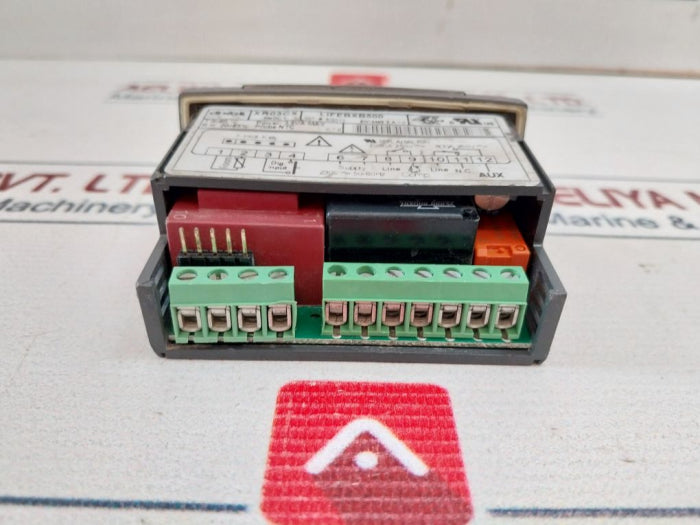 Dixell XR03CX-5N0C1 Digital Thermostat Controller Auxiliary Refrigerating