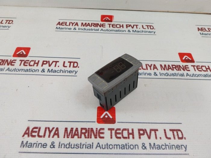 Dixell XR03CX-5N0C1 Digital Thermostat Controller Auxiliary Refrigerating