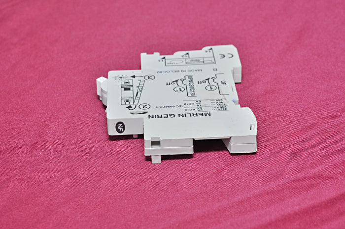Merlin Gerin Multi9 26924 Auxiliary Contact On/Off Switch 8826924B Iec 60947-5-1