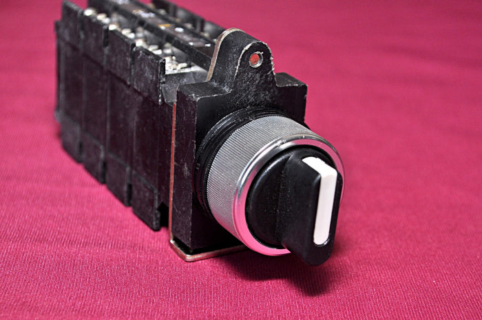 Fuji electric ak22 selector switch