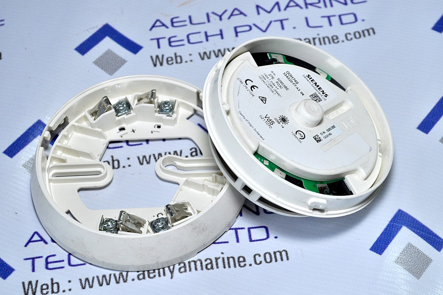 Siemens 00h740 smoke detector s54320-f7-a3 06