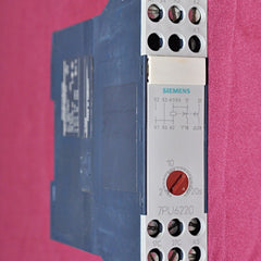 SIEMENS 7PU6220 TIME DELAY RELAY
