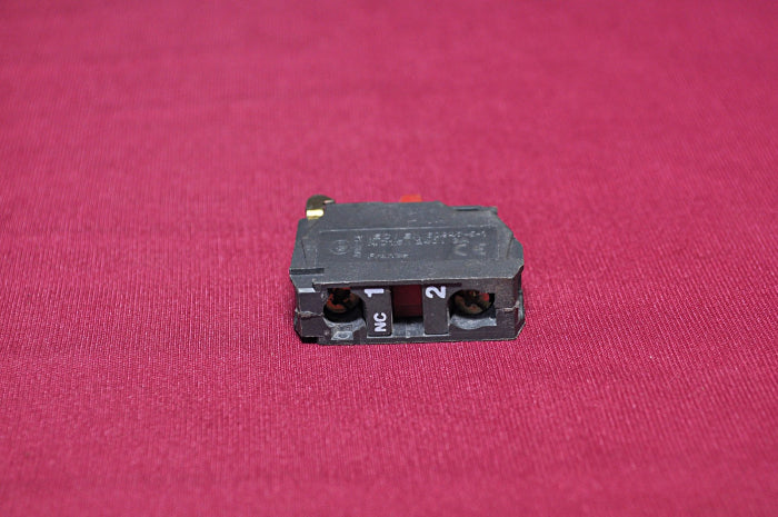 Lot Of 2X Telemecanique Schneider Electric Zbe-102 Contact Block