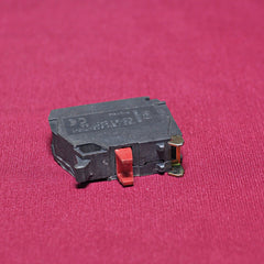 Lot Of 2X Telemecanique Schneider Electric Zbe-102 Contact Block