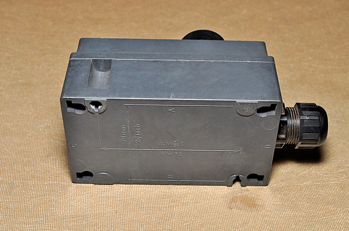 R.Stahl 8040/12 Consig Push Button 12-254V