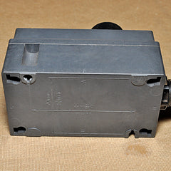 R.Stahl 8040/12 Consig Push Button 12-254V