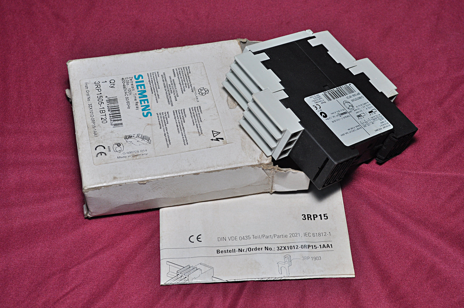 Siemens Sirius 3R 3Rp1505-1Bt20 Multi Function Timer Relay 500V
