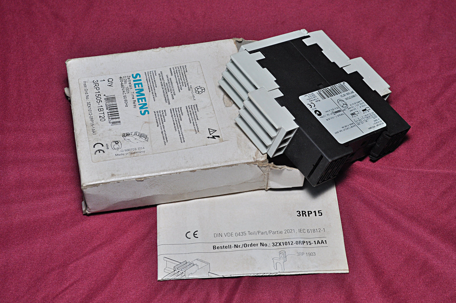 Siemens Sirius 3R 3Rp1505-1Bt20 Multi Function Timer Relay 500V