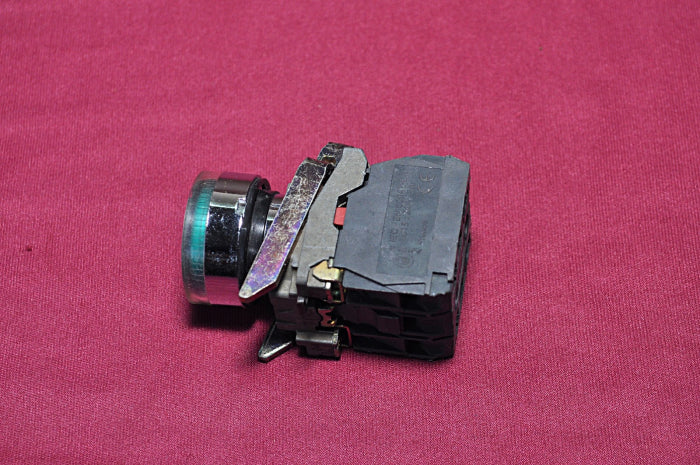 Telemecanique zbe-101 230vac illuminated psh button