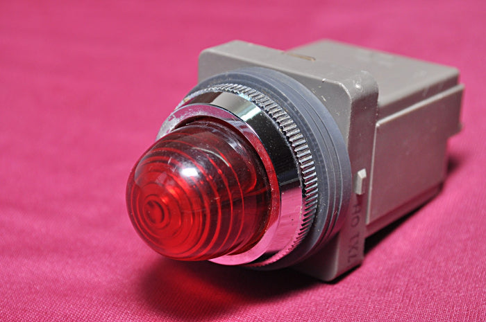 IZUMI IDEC PRIMARY RED LAMP
