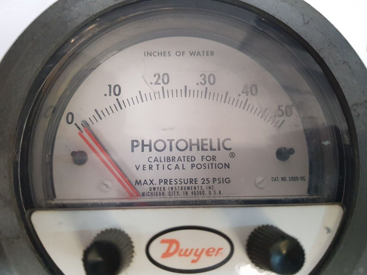 Dwyer 3000-0C Photohelic Pressure Switch