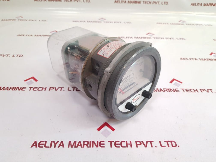Dwyer 3000-0C Photohelic Pressure Switch