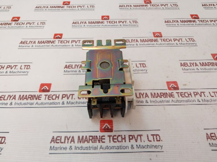 Eaton C25Dna330 Definite Purpose Contactor 208-240V 50-60Hz 30 Amp