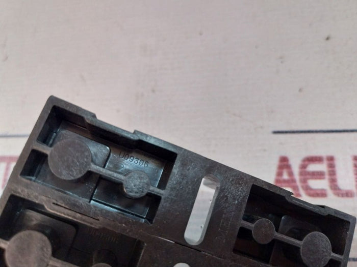 Ferraz Shawmut 30313 Fuse Block 600V-30A-3 Pole