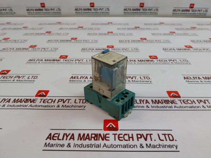 Finder 60.12.9.024.0040 Relay With 90.20 Base 24V Dc