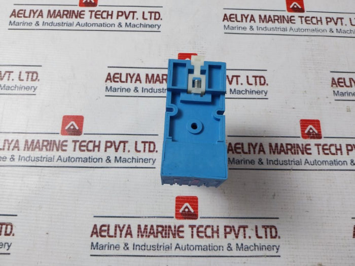 Finder 60.13.8.110.0040 Relay With Base 10A-250V 90.03