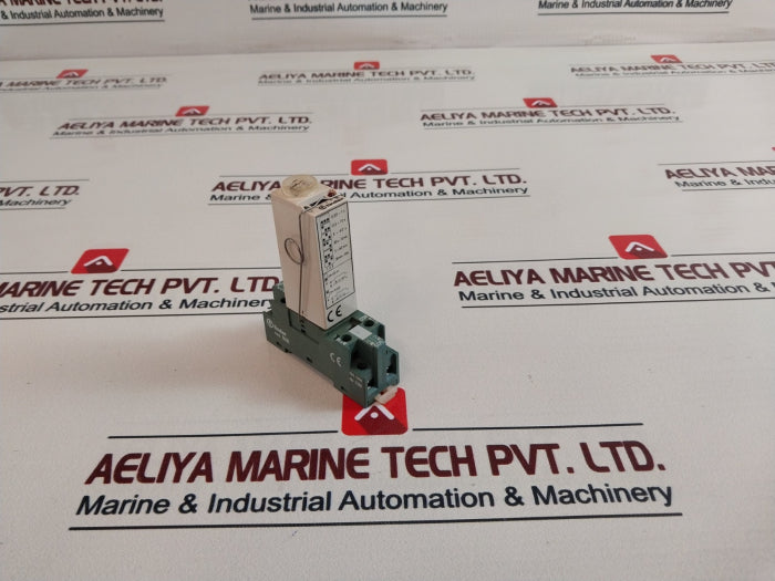 Finder 85.32 Timer Relay Module Type 94.82 Base 10A 250V Ac