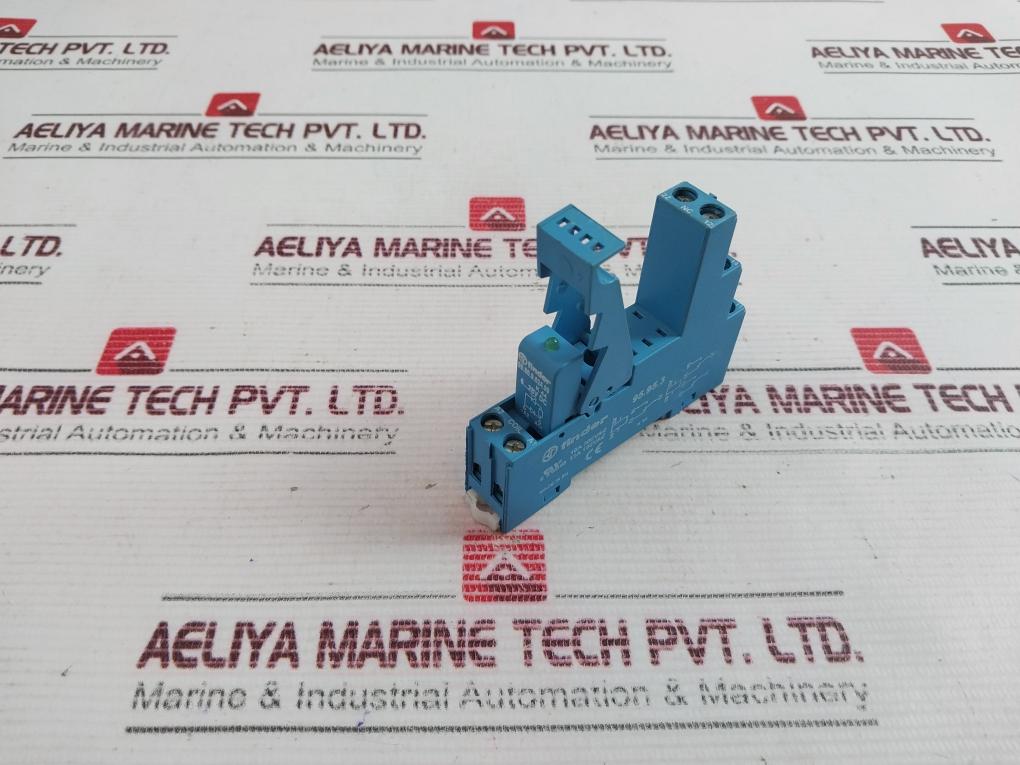 Finder 95.95.3 Relay Socket 12A 300Vac 