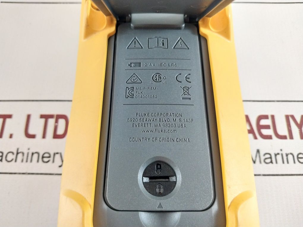 Fluke 15B+ Digital Multimeter  600V