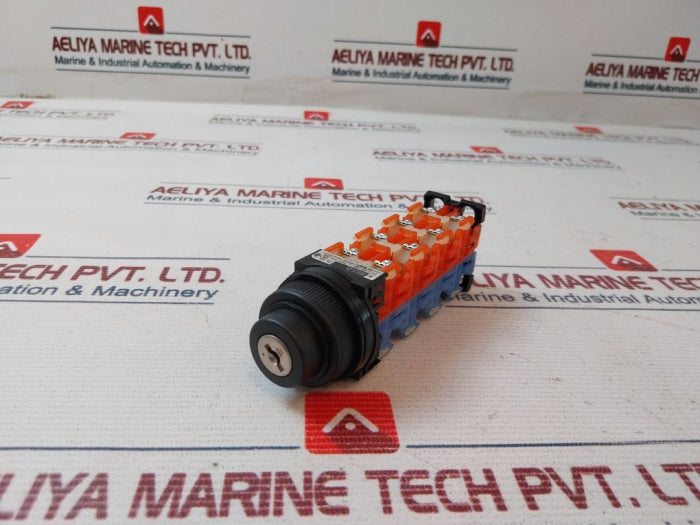 Fuji Electric Ar30Jr-2A Select Switch 250V 6A A600 R300 P/N 224