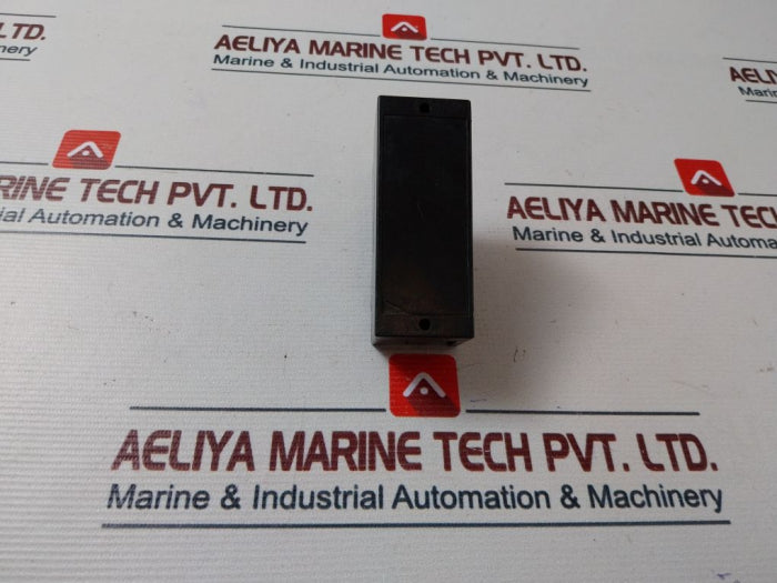 Fuji Electric D32B 2-pole Circuit Breaker Ac 220V 10A