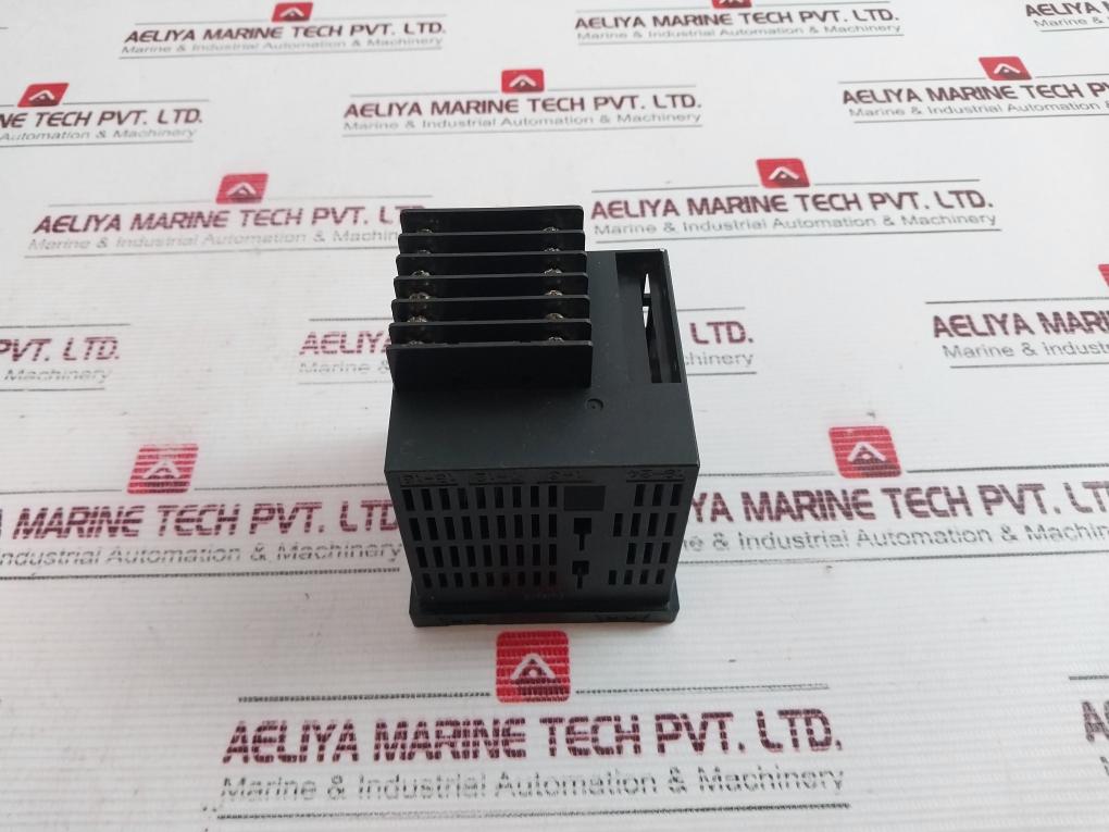 Fuji Electric Pxr7Tay1-fv000 Temperature Controller 100-240Vac