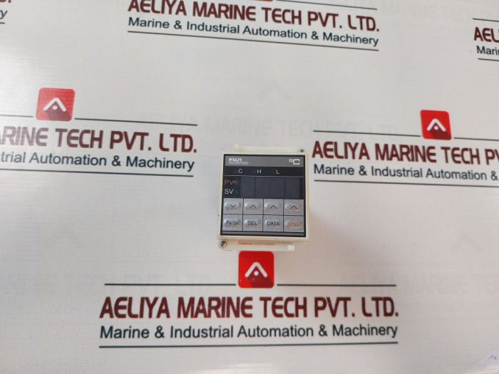 Fuji Electric Pyz4Tby2-1E Temperature Controller 50/60Hz