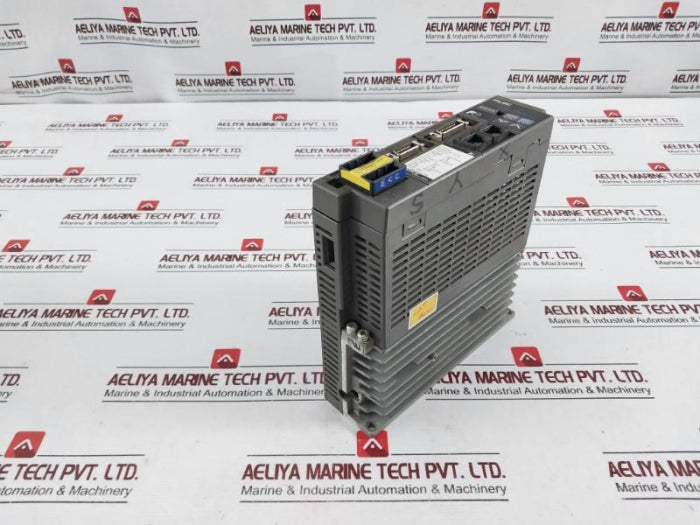 Fuji Electric Ryc201D3-vvt2 Faldic Servo Drive 200W 1Ø 200-230V, 50 Or 60Hz, 3.4A