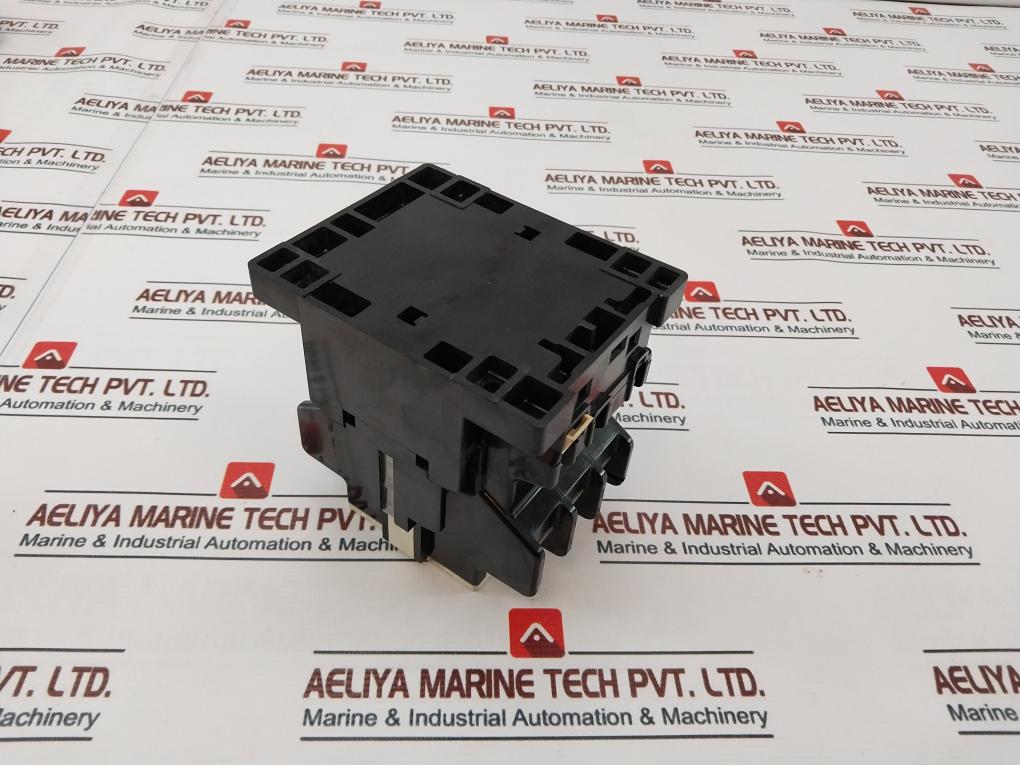 Fuji Electric Sc-2Sn [50] Magnetic Contactor 4Nc2F0