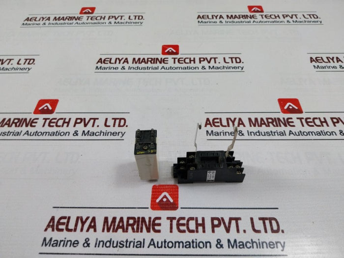 Fuji Electric St7P-2 Time Relay With Base 3A 240Vac