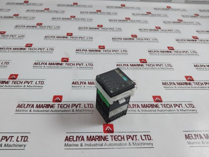 Fuji Pxr4tcy1-1vm70 Temperature Controller 100-240vac, 2010-05, A0f7222c