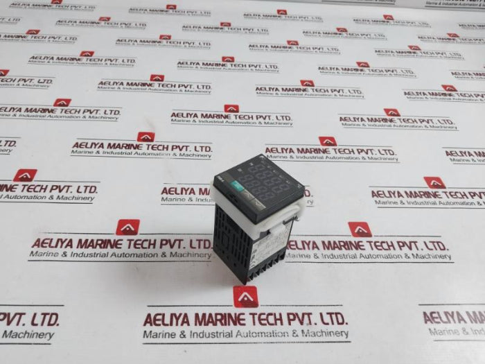 Fuji Pxr4tcy1-1vm70 Temperature Controller 100-240vac, 2010-05, A0f7222c