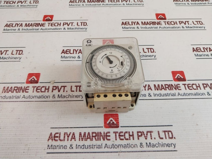 Gic J648B1 Qt Analog Time Switch 16A/250 Vac, 240Vac, 50/60 Hz