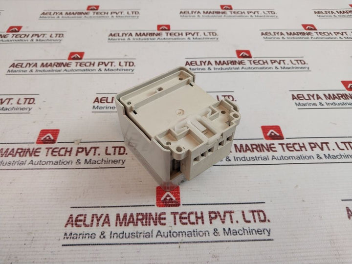 Gic J648B1 Qt Analog Time Switch 16A/250 Vac, 240Vac, 50/60 Hz