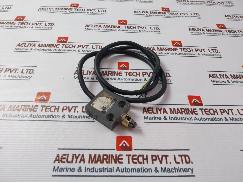 Honeywell 14Ce3-1K Limit Switch
