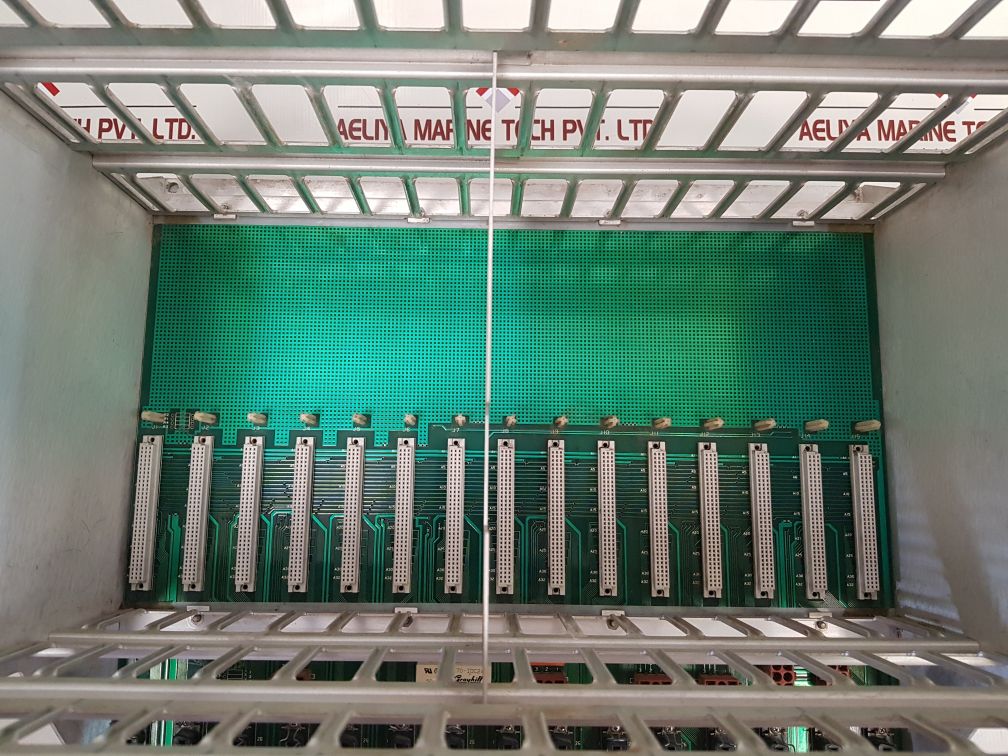 Honeywell 51401546-100 rev.b i/o file chasis rack 51401406-100