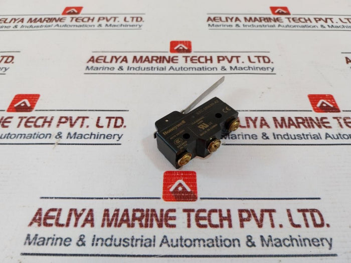 Honeywell Bzc-2Rw80-a2 Industrial Snap Action Switch, Hinge, Lever 15A/600Vac