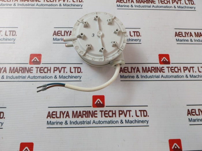 Huba Control 604.99352 Pressure Switch 0.2…3 Mbar