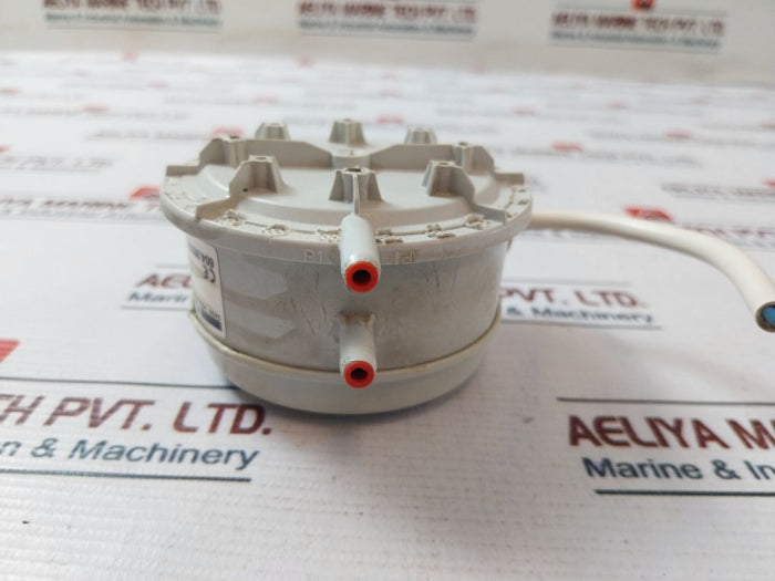 Huba Control 604.99352 Pressure Switch 0.2…3 Mbar