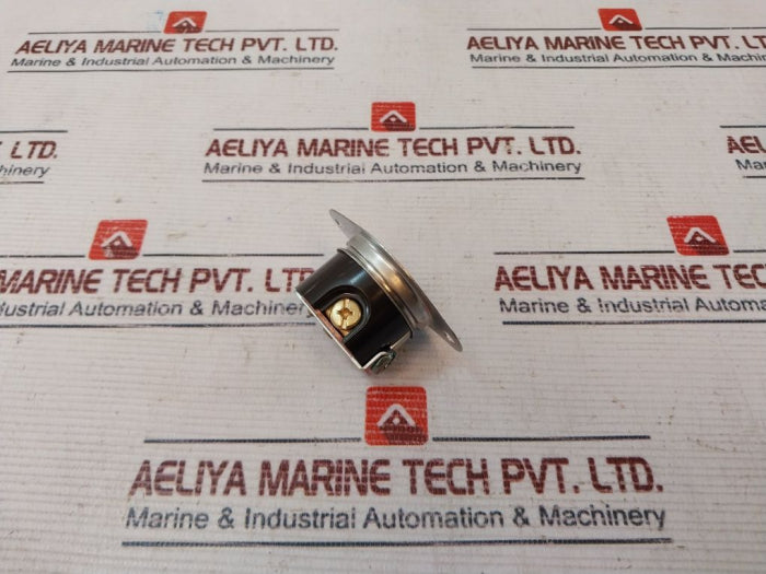 Hubbell 316-0177 Panel Mount Receptacle Connector