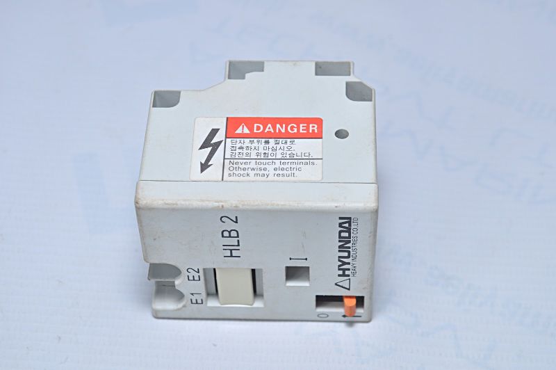 Hyundai Hlb 2 Latching Block 200-240 V Ac/Dc 50/60Hz
