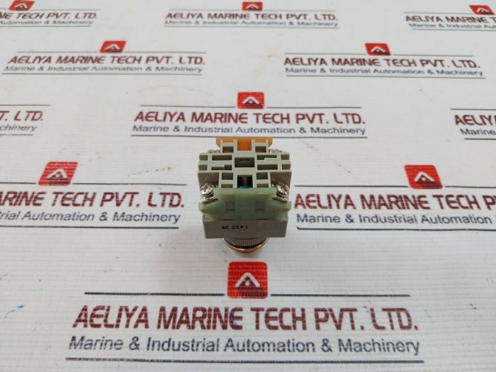 Idec 41-10650 Pushbutton Control Unit 300Vac 5A