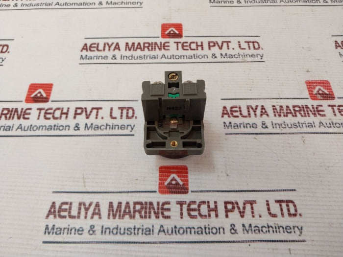 Idec Abn110-g Pushbutton Control Unit 10A 600V