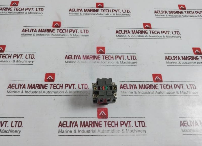 Idec Abn111-r Push Button Switch 41-10650 Ac125V 5A Ac300V 3A